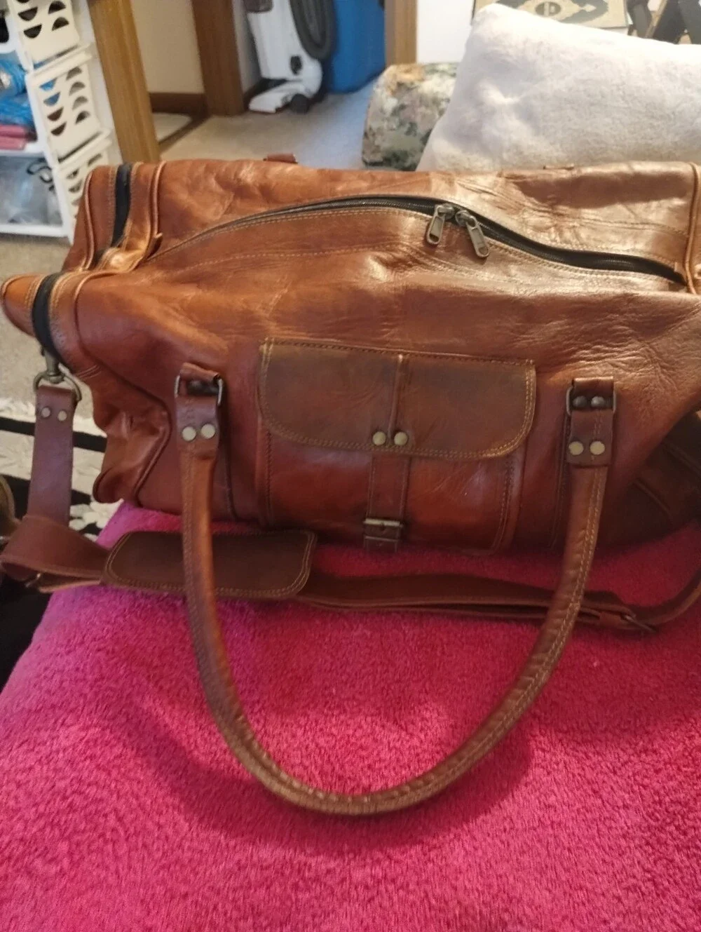Komalas LeatherMens Duffle Bag With Shoulder Strap Sz 11 By 22